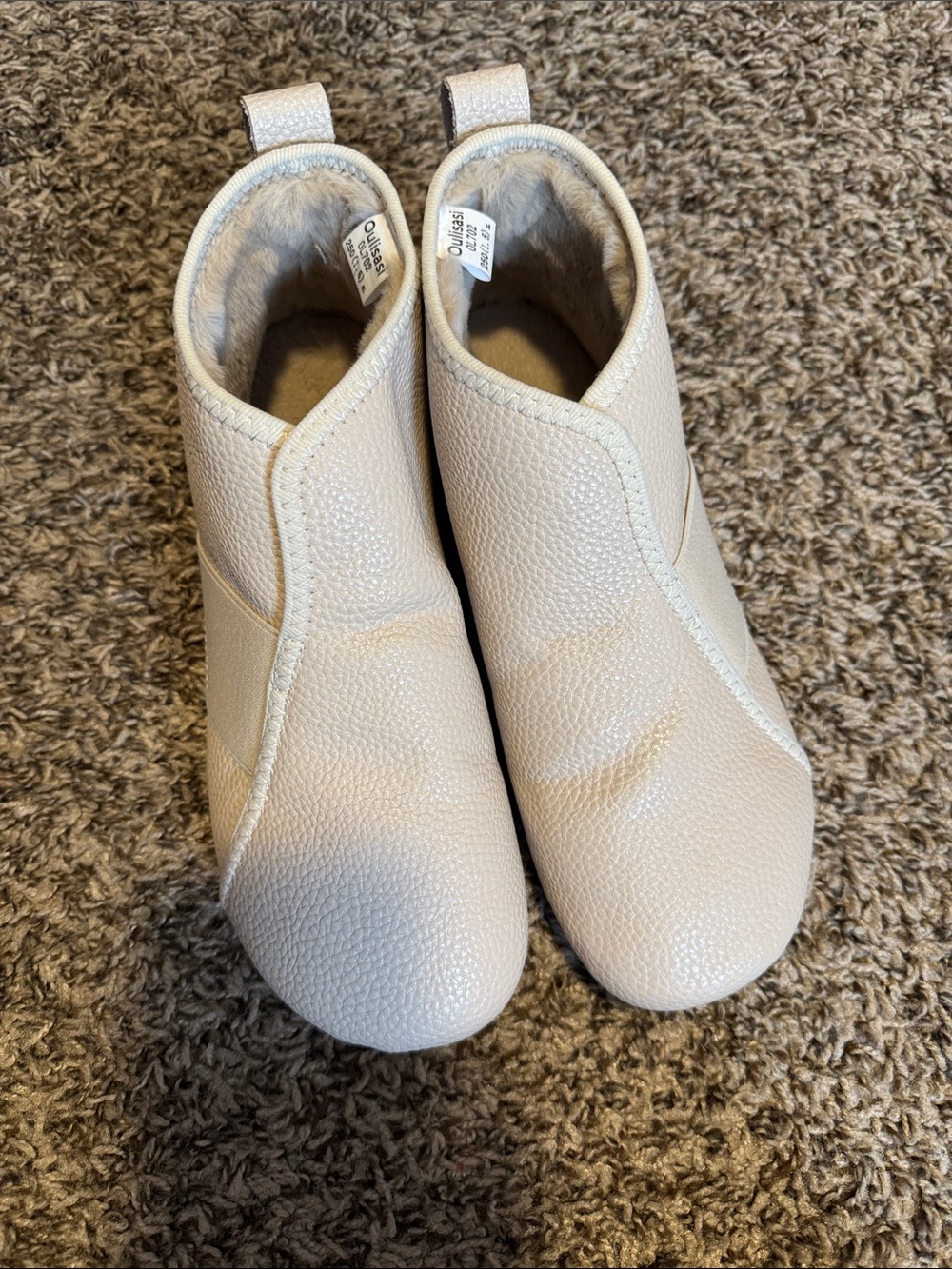 Cream Slip-On fur Shoes